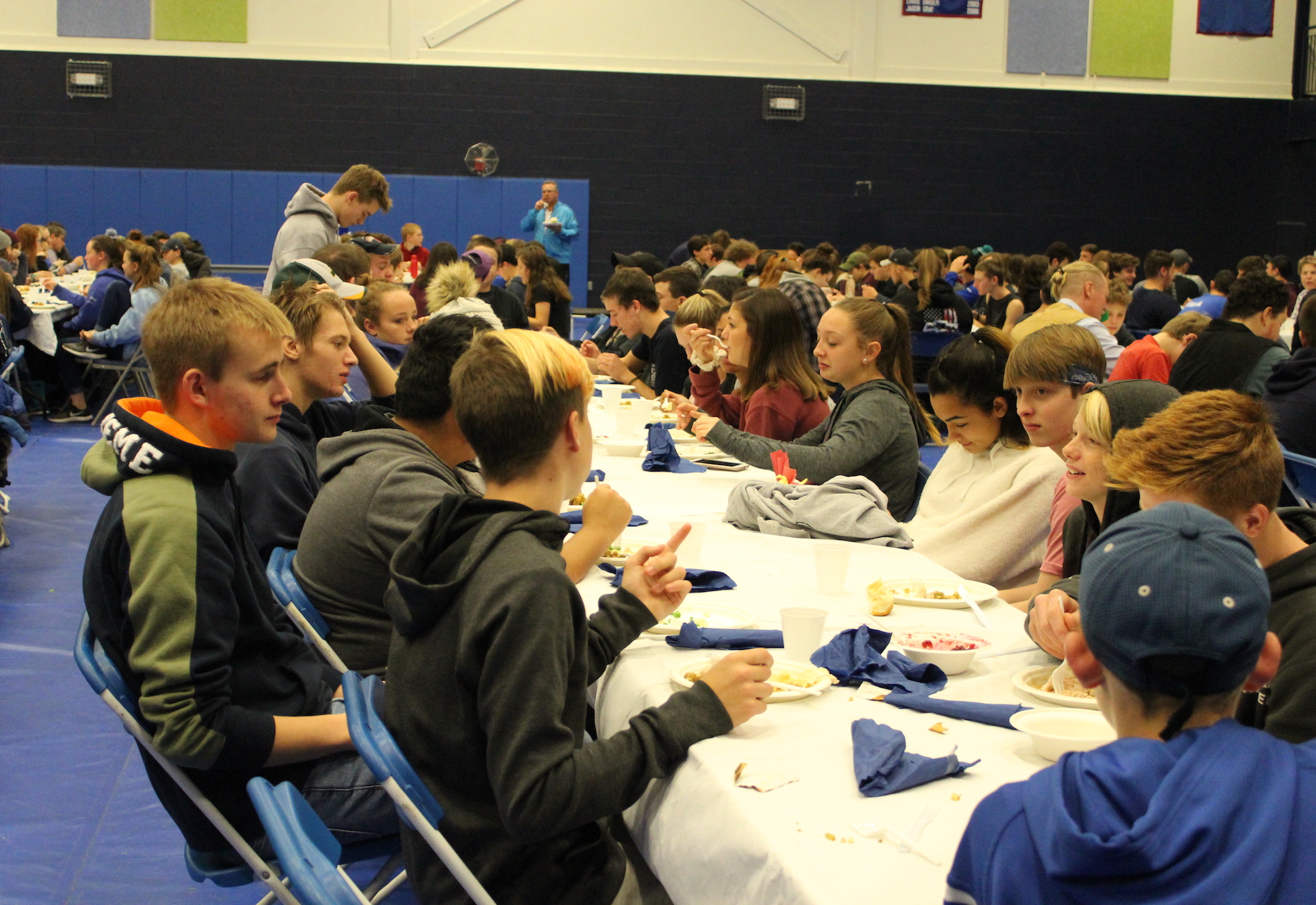 Students Enjoy Community Thanksgiving Dinner Students Enjoy Community Thanksgiving Dinner